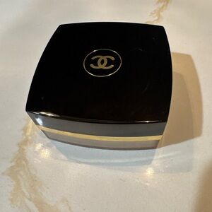 vintage Chanel no 5 after bath powder opened but full